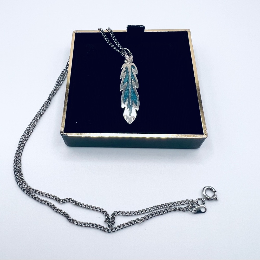 Vintage Feather Silver Tone Crushed Turquoise Inlay South Western Pendant 18in